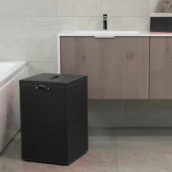 Portabiancheria in cuoio a base quadrata David, made in Italy