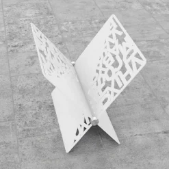 Porta riviste di design Rotokalko by Mabele, realizzato artigianalmente in Italia