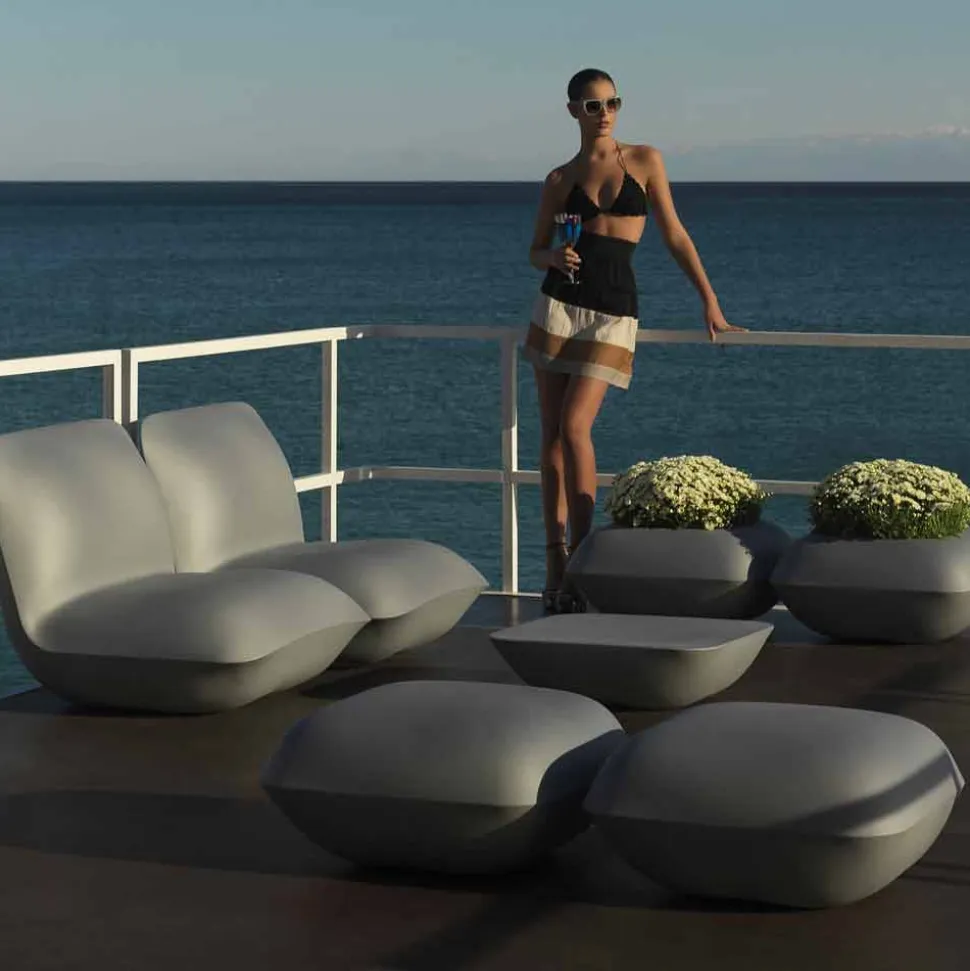 Pouf da esterno di design Pillow by Vondom in polietilene. 67x67 cm
