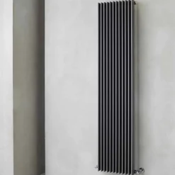 Radiatore Verticale Idraulico Design in Acciaio Colorato fino 1515 Watt- Condor
