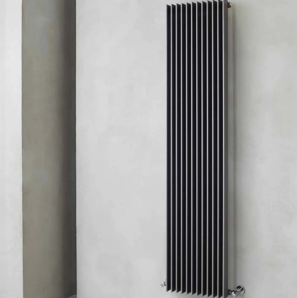 Radiatore Verticale Idraulico Design in Acciaio Colorato fino 1515 Watt- Condor