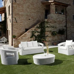 Salotto da Esterno in Polyrattan Marca REHAU e Cuscini Bianchi - Charmix