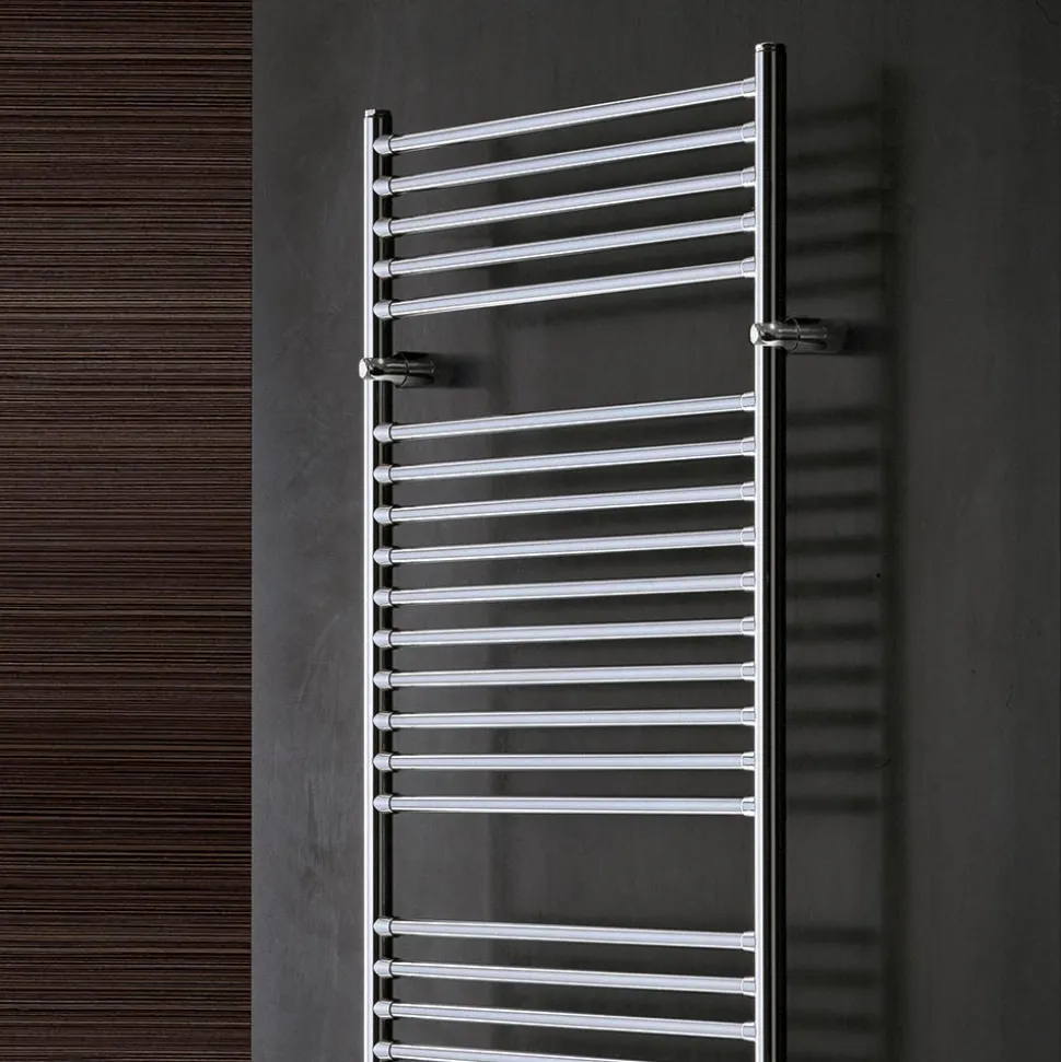Scaldasalvietta Idraulico dal Design Classico in Acciaio Made in Italy - Roma
