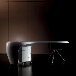 Scrivania direzionale di Karim Rashid in poliuretano in Diverse Finiture - James