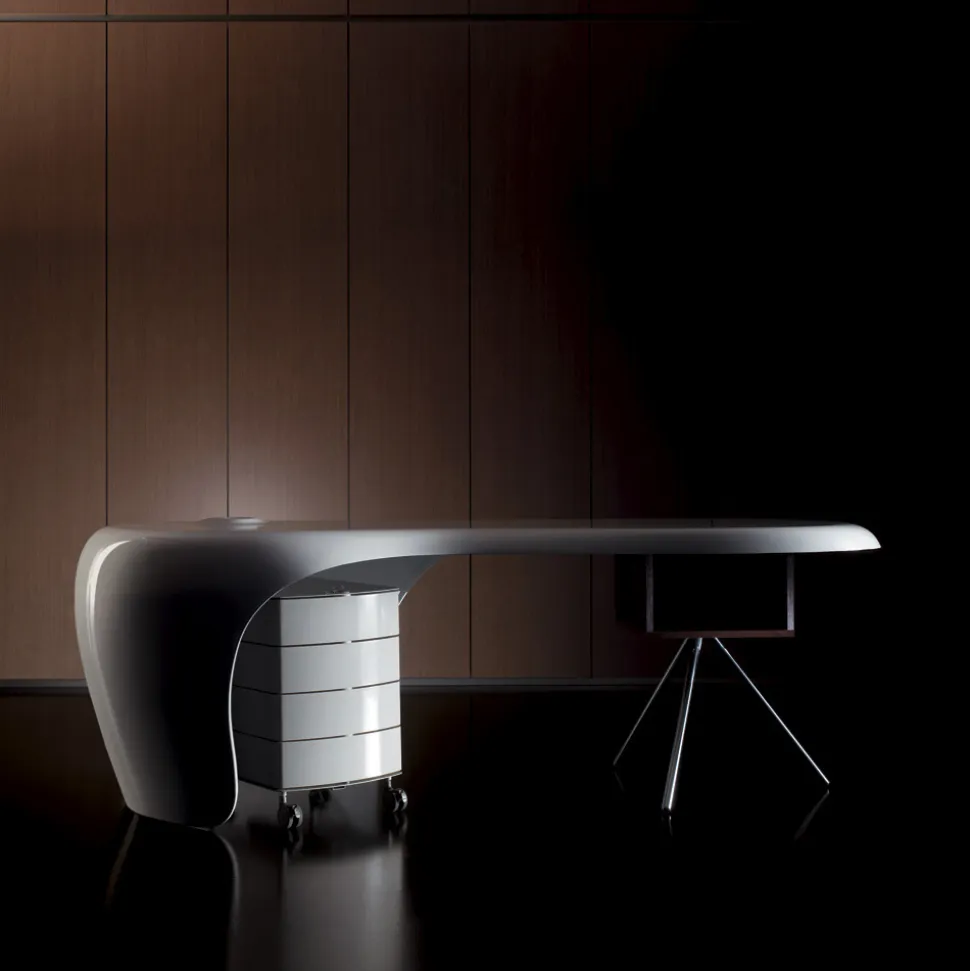 Scrivania direzionale di Karim Rashid in poliuretano in Diverse Finiture - James