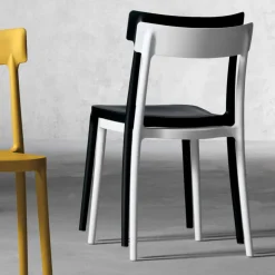 Sedia da esterno/interno di design in polipropilene made in Italy Peia