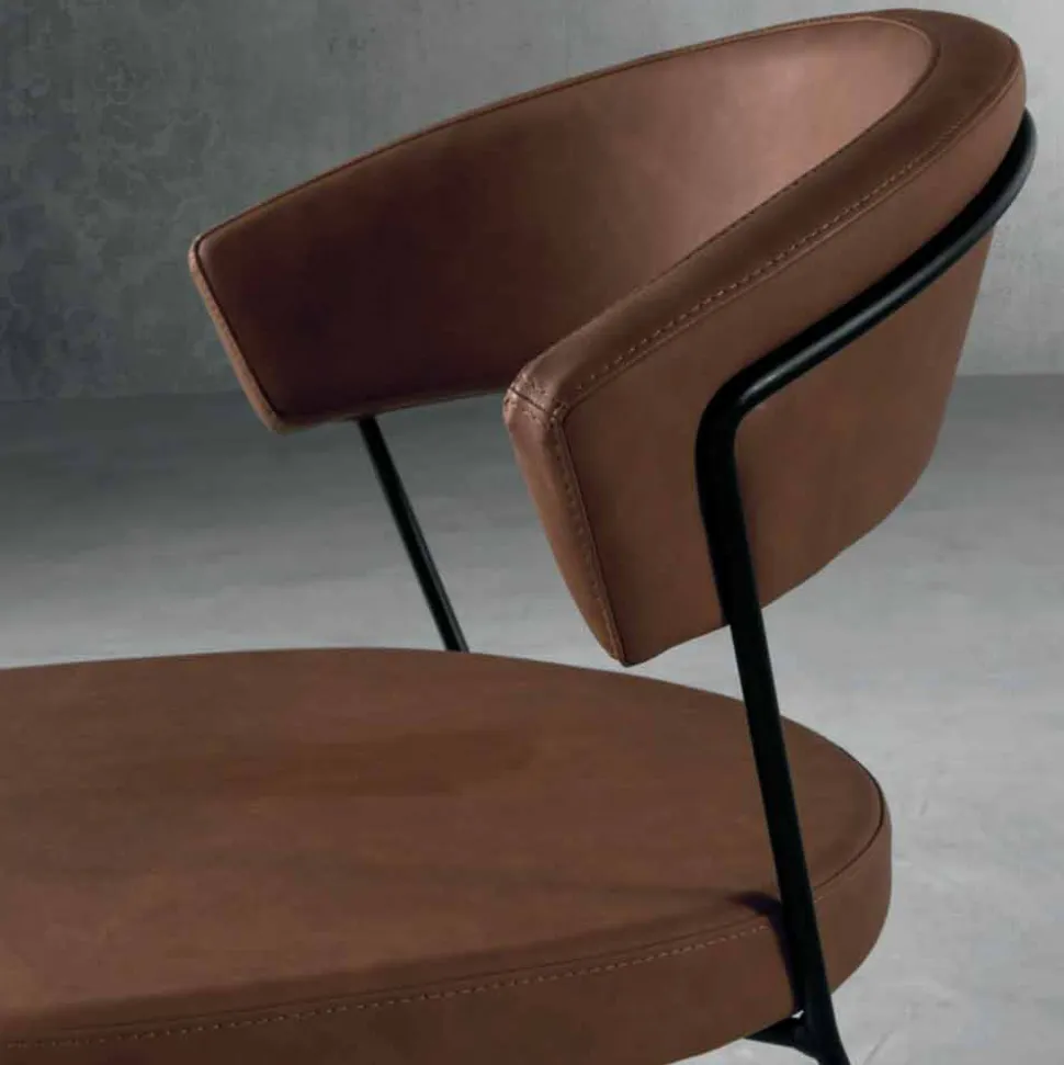Sedia di design in metallo e tessuto prodotta in Italia Formia
