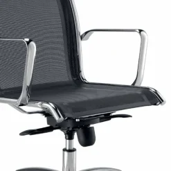 Sedia direzionale di design prodotta in Italia in monotelo rete Agata