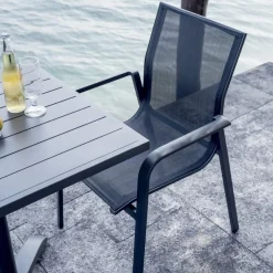 Sedia Impilabile con Braccioli in Alluminio e Textilene Bianco o Grigio - Greenstyle