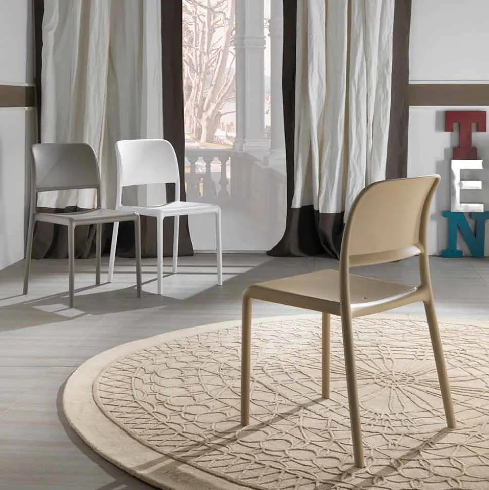 Sedia in resina e fiberglass di design moderno Ravenna