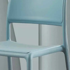 Sedia in resina e fiberglass di design moderno Ravenna
