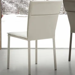 Sedia moderna interamente rivestita in ecopelle Lappola