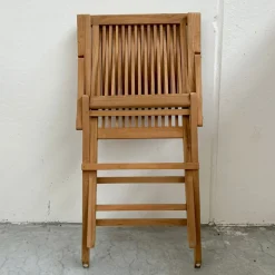 Sedia Pieghevole da Esterno in Teak con Braccioli – Yggdrasil