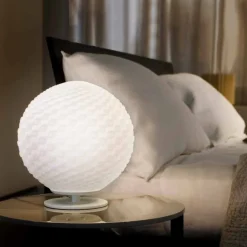 Selene Domino lampada da tavolo bianca in vetro soffiato Ø27 H 30cm