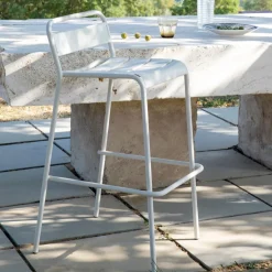 Sgabello da Esterno Impilabile in Metallo Zincato Made in Italy - Amina