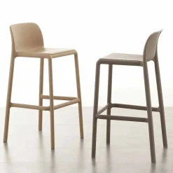 Sgabello in resina con fiberglass dal design moderno Grosseto