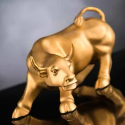 Soprammobile a Forma di Toro in Ceramica Lavorata a Mano Made in Italy - Bulino