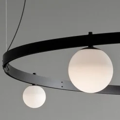 Sospensione di Design Tondo in Alluminio Nero con Sfere e Faretti - Esodo