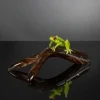 Statua a Forma di Rana su Ramo in Vetro Colorato Realizzata in Italia - Froggy