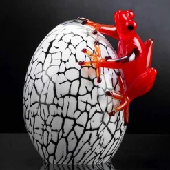 Statua a Forma di Uovo con Rana in Vetro Colorato Made in Italy -  Huevo
