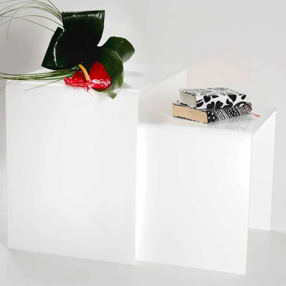 Tavolini di design in plexiglass colorato prodotti in Italia, Spinoso