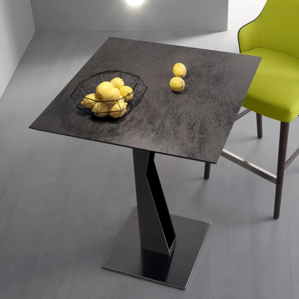 Tavolino Alto Quadrato in Metallo Inclinato e Piano Ceramica Opaca - Coriko