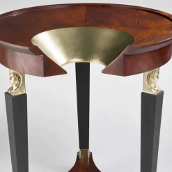 Tavolino da salotto con piano in vetro e decorazioni in ottone, Venere