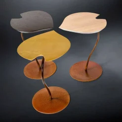 Tavolino di design in legno con base in ferro Leaf