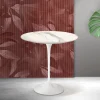 Tavolino Tulip Saarinen H 52 cm in Ceramica Florim Statuario Opaco - Scarlet