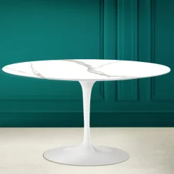 Tavolino Tulip Saarinen H 41 Ovale in Ceramica Calacatta Michelangelo - Scarlet