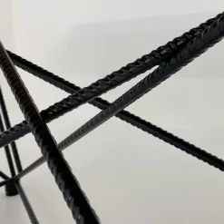Tavolo a Forma di Botte Moderno in Ceramica e Acciaio Made in Italy – Ezzellino