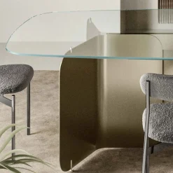 Tavolo con Piano Sagomato in Vetro e Base in Metallo Curvato - Piacere