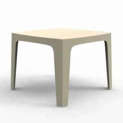Tavolo da esterno quadrato Solid by Vondom in polipropilene, di design, 4 pezzi