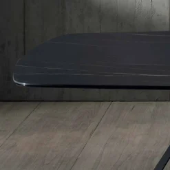 Tavolo da Pranzo di Design in Ceramica Effetto Portoro e Metallo Opaco - Falcon