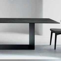 Tavolo di Design in Ceramica Noir Desir Opaco e Metallo Made in Italy – Moro