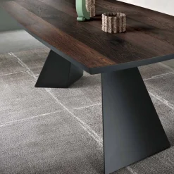 Tavolo Fisso in Rovere Impiallacciato e Base in Metallo Verniciato - Milo