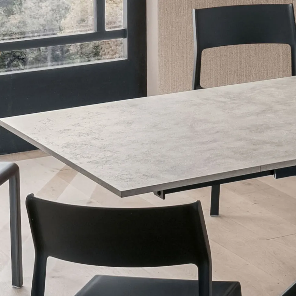 Tavolo Rettangolare Allungabile a 240 o 280 cm in HPL e Metallo - Presente