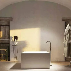 Vasca da bagno quadrata freestanding di design Argentera, made in Italy