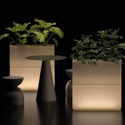 Vaso da Esterni Luminoso in Due Colori in Polietilene Made in Italy - Lambo