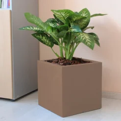 Vaso o Divisorio Colorato per Esterni 3 Dimensioni Made in Italy - Plants