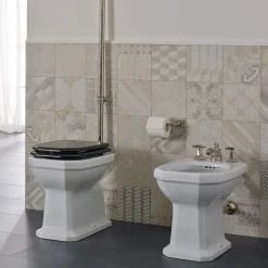 Vaso WC da Terra in Ceramica Bianca Sedile Nero Vintage Made in Italy - Nausica