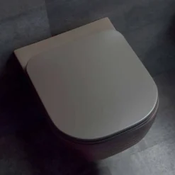 Vaso WC Moderno Sospeso in Ceramica Bianca o Colorata Trabia