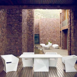 Vondom Faz poltrona da giardino laccata bianca di design moderno
